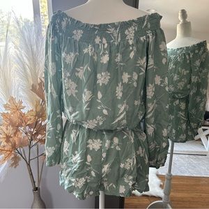 Aakaa romper -Like new.